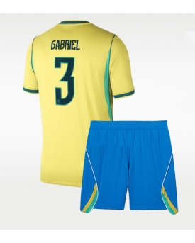 Billige Fotballdrakt Brasil Gabriel Magalhaes #3 Replika Hjemmedraktsett Barn VM 2026 Kortermet (med bukser)